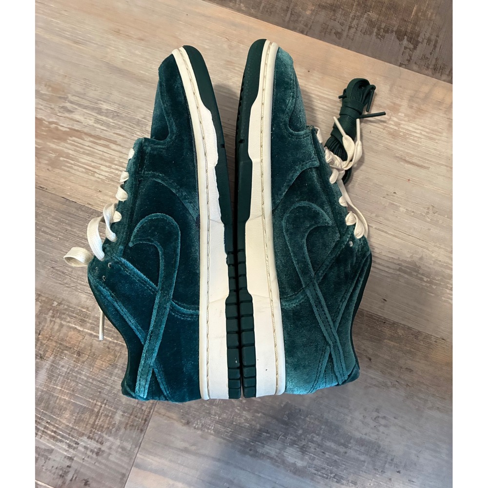 Nike Dunk Low Green Velvet Dark Teal Sneakers DZ5224-300 Womens 8 Mens 6.5 - Picture 3 of 6